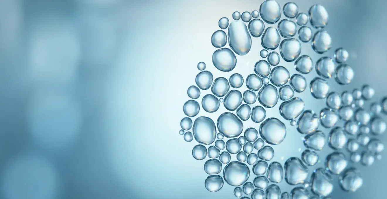 Rappresentazione dettagliata dell'effetto di idratazione profonda degli skinbooster nel derma